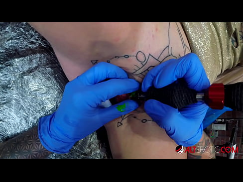 ❤️ Extremamente tatuada, a brasa Sully Savage fez uma tatuagem em seu clítoris ❤️❌ Porno em nós pt-br.japangaysex.ru ️❤